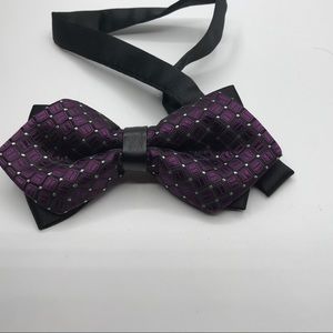 Bow tie